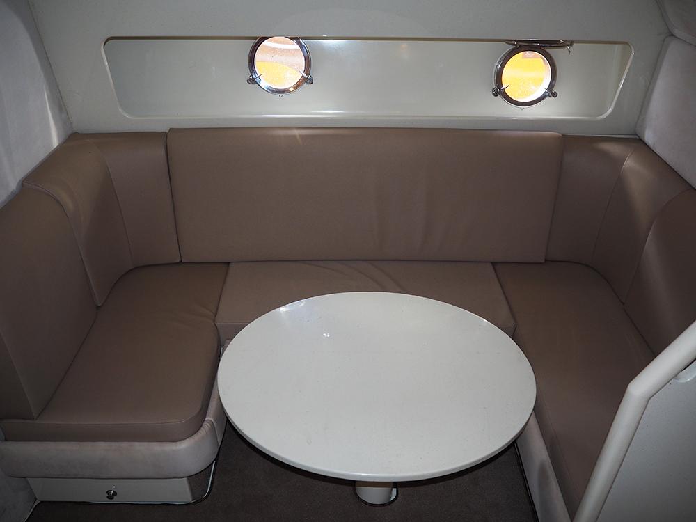 Saloon, Accommodation